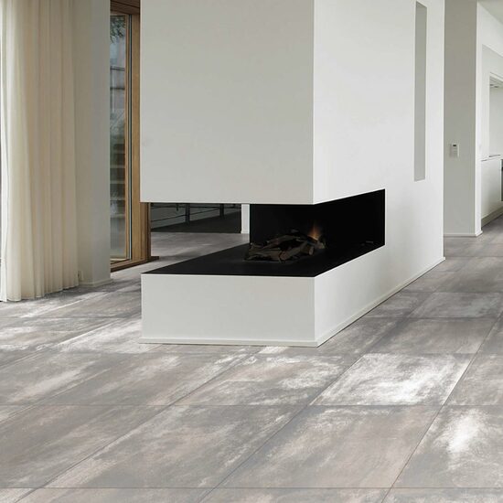 60×60 cm Brillante Crema / Carving (~208 SEK/m²)